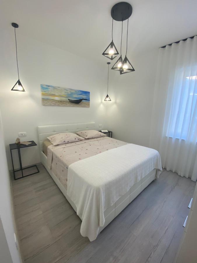 Holiday House Canis Жуляна Екстер'єр фото