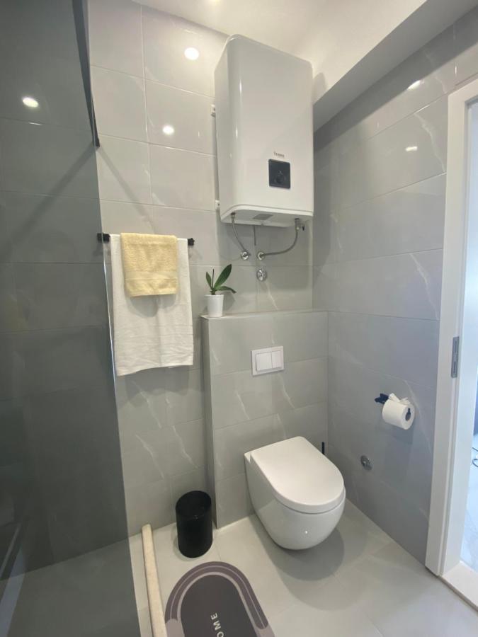 Holiday House Canis Жуляна Екстер'єр фото